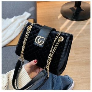 Women’s boutique velvet handbag